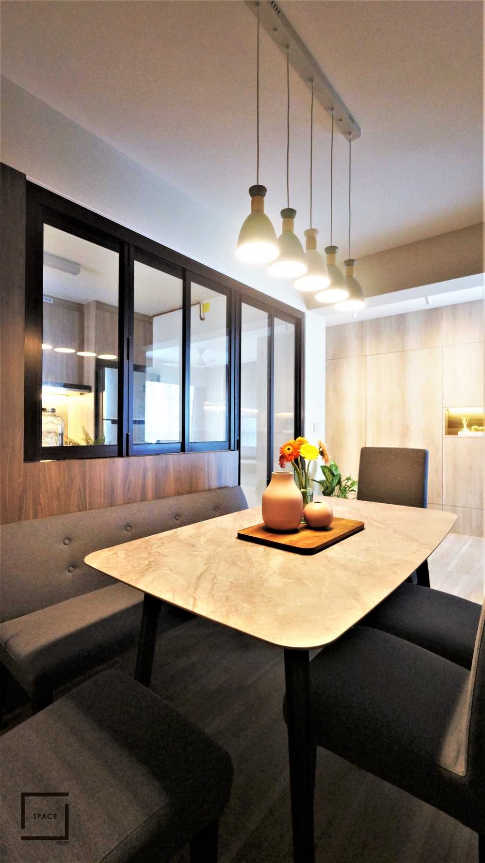 Contemporary Dining Room with Drop Ceiling and Dining Table