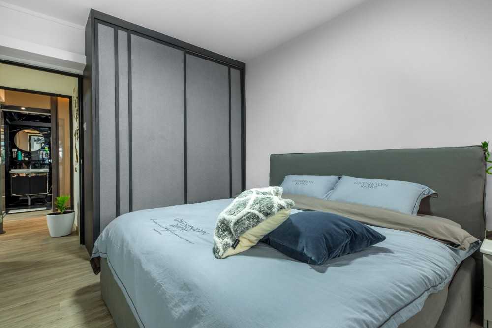Minimalist Bedroom with Platform Bed and Vinyl Flooring