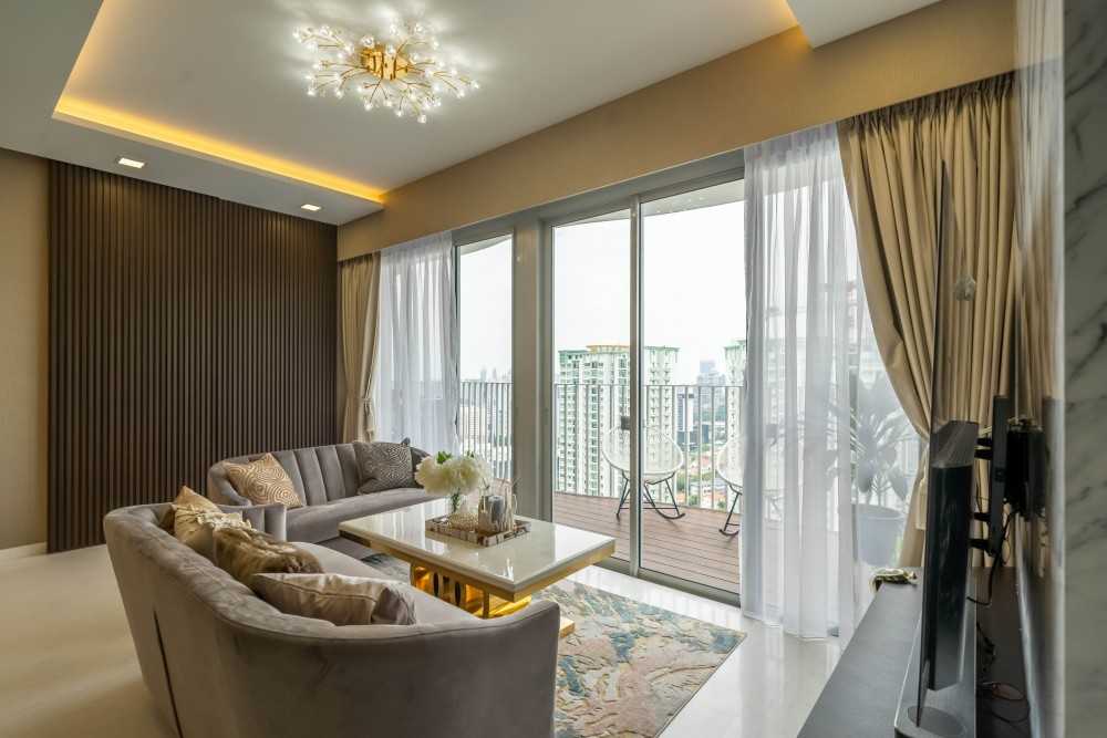 Modern Living Room with Homogeneous Tiles and Feature Wall