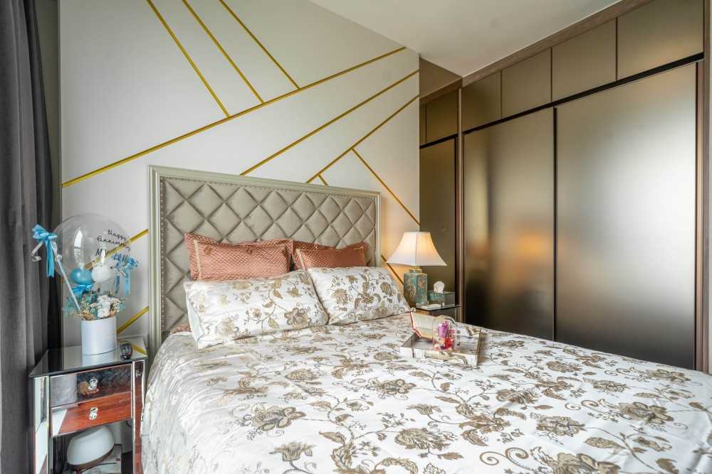 Modern Bedroom with Wardrobe and Sliding Wardrobe