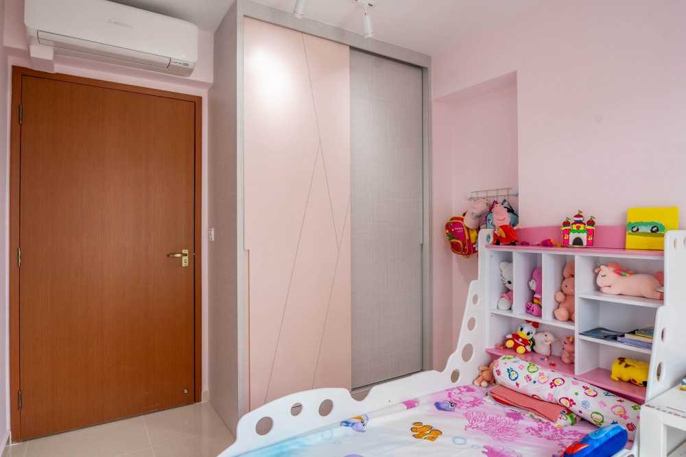 Contemporary Bedroom with Bookshelf and Wardrobe