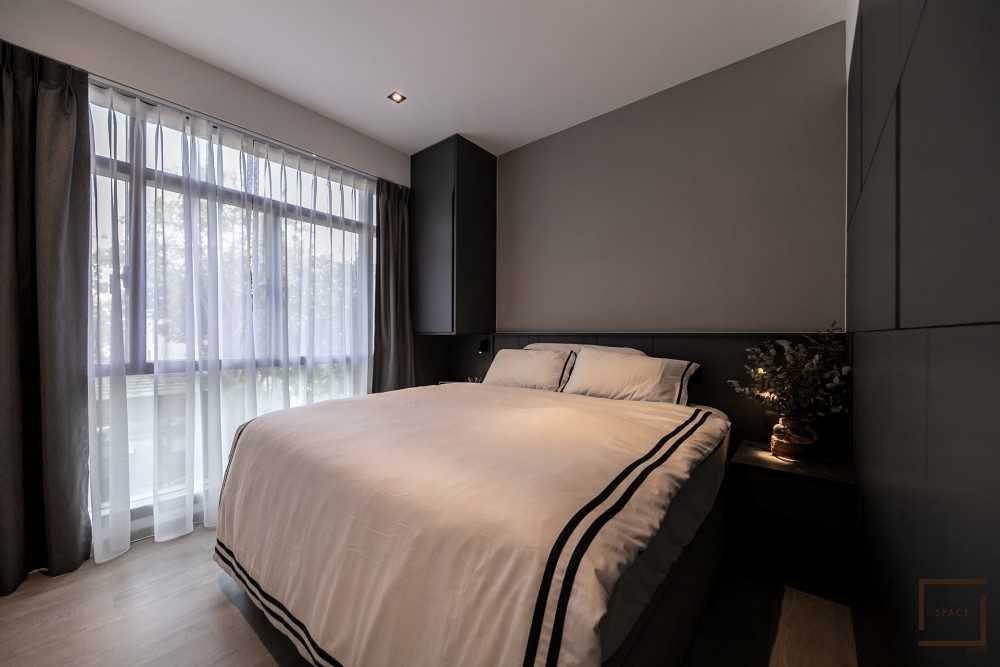 Contemporary Bedroom with Bay Window and Wardrobe
