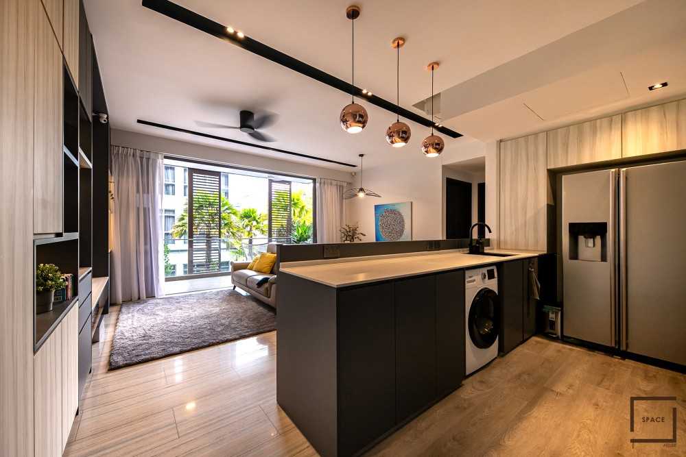 Contemporary Kitchen with Kitchen Island and Cupboard