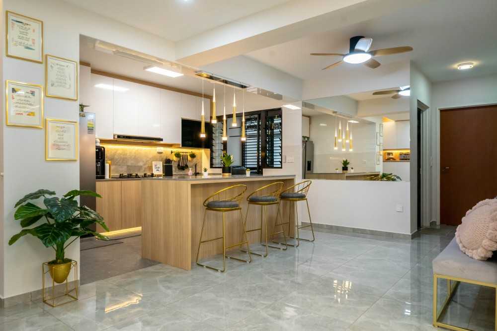 Scandinavian Kitchen with Homogeneous Tiles and Kitchen Window
