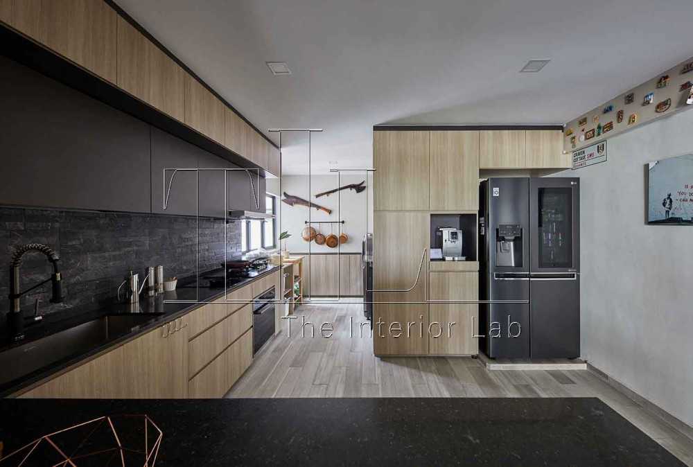 Contemporary Kitchen with Kitchen Island and Open Kitchen