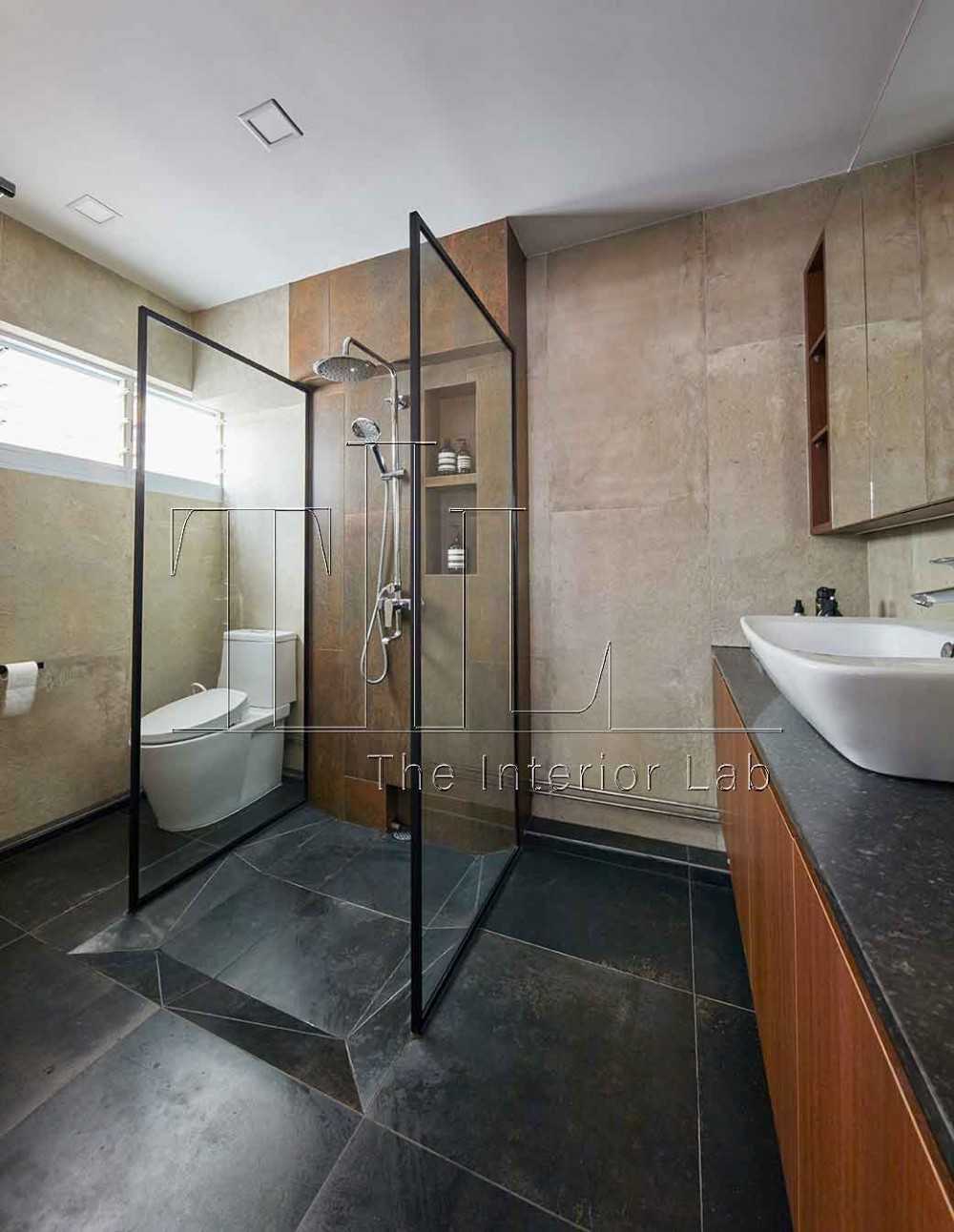 Contemporary Bathroom with Mirror and Shower Screen
