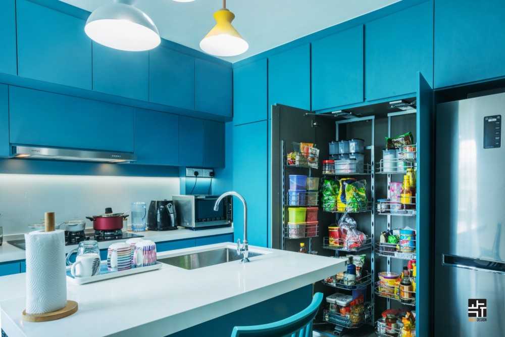 Modern Kitchen with Countertop and Kitchen Cabinets