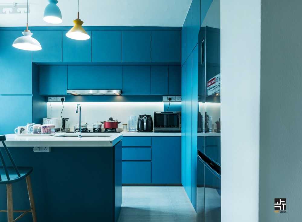 Modern Kitchen with Countertop and Kitchen Island
