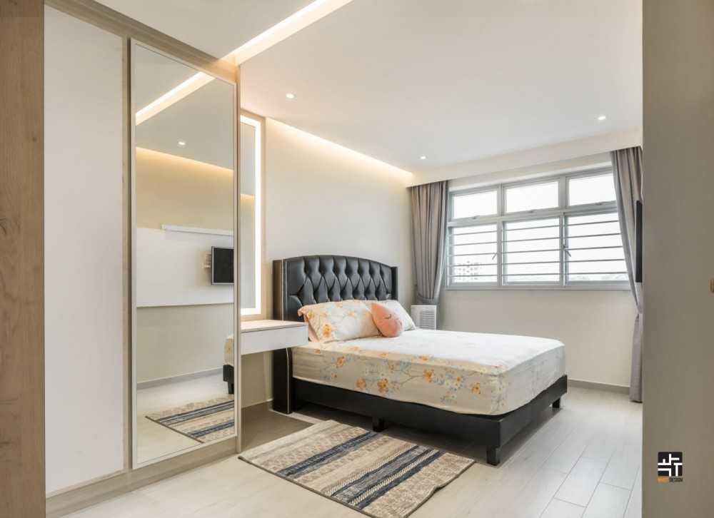 Contemporary Bedroom with Mirror and Wardrobe