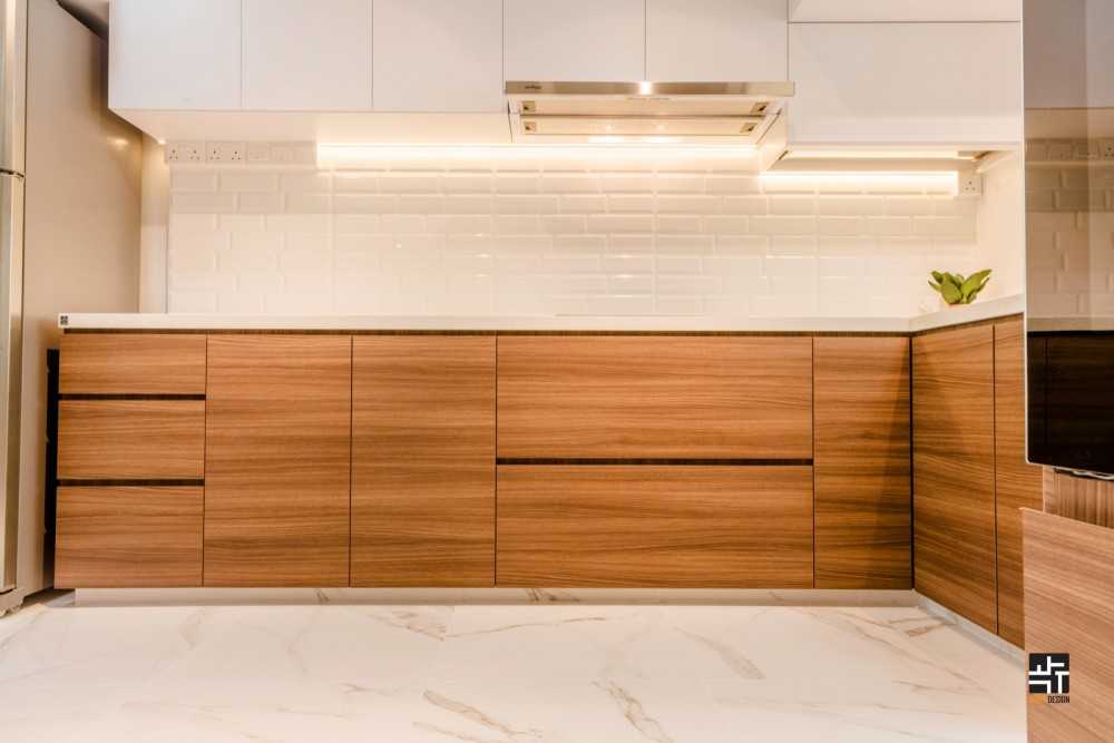 Minimalist Kitchen with Countertop and Kitchen Island