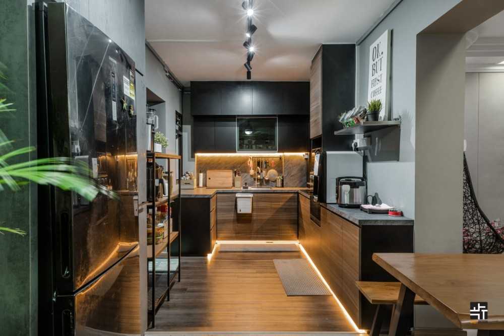 Industrial Kitchen with Countertop and Homogeneous Tiles
