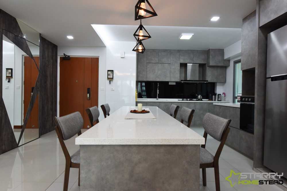 Scandinavian Dining Room with Mirror and Dining Table