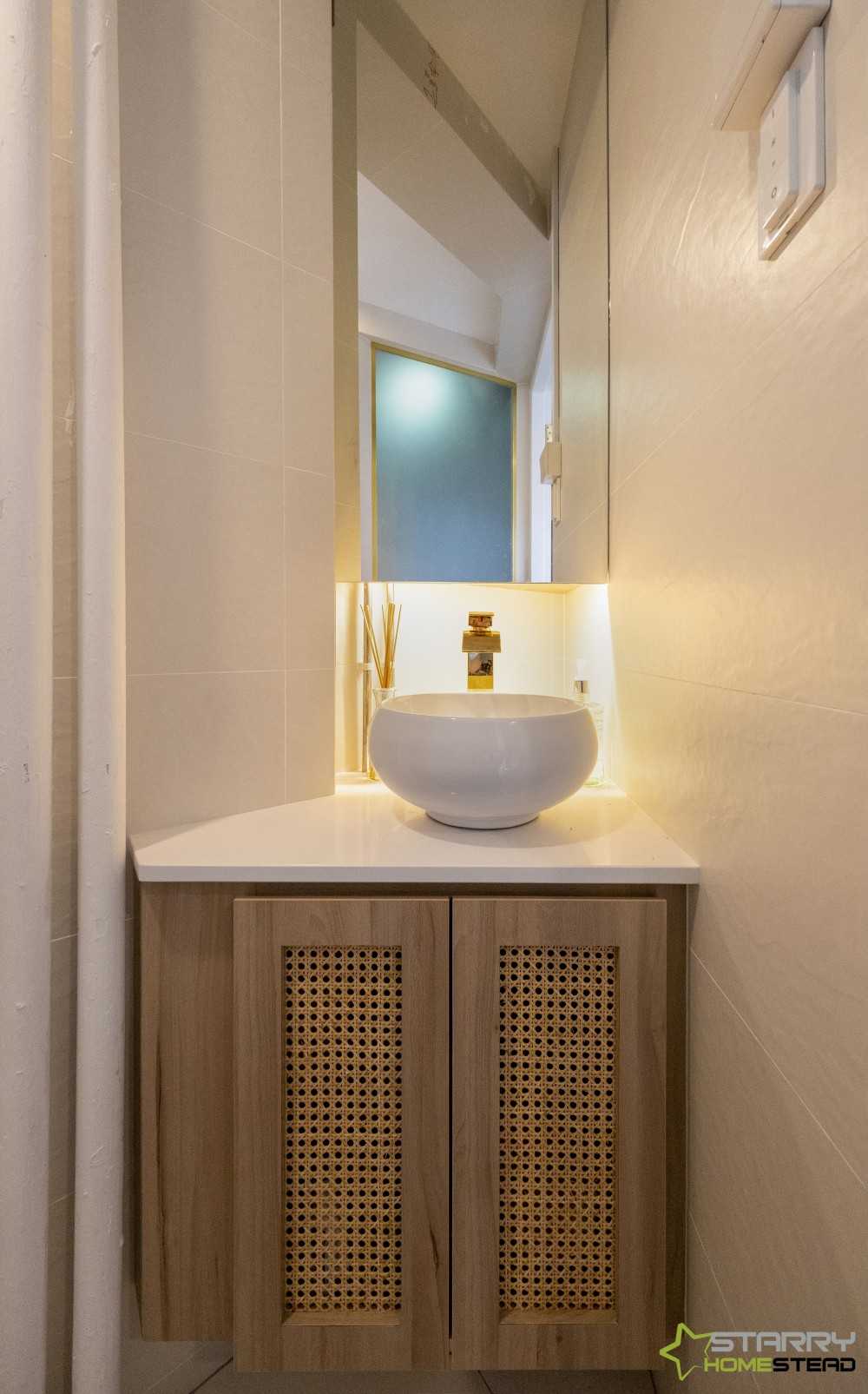Country Bathroom with Mirror and Bathroom Tap