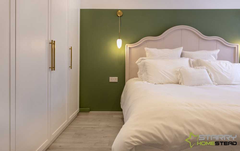 Country Bedroom with Wardrobe and Queen Bed
