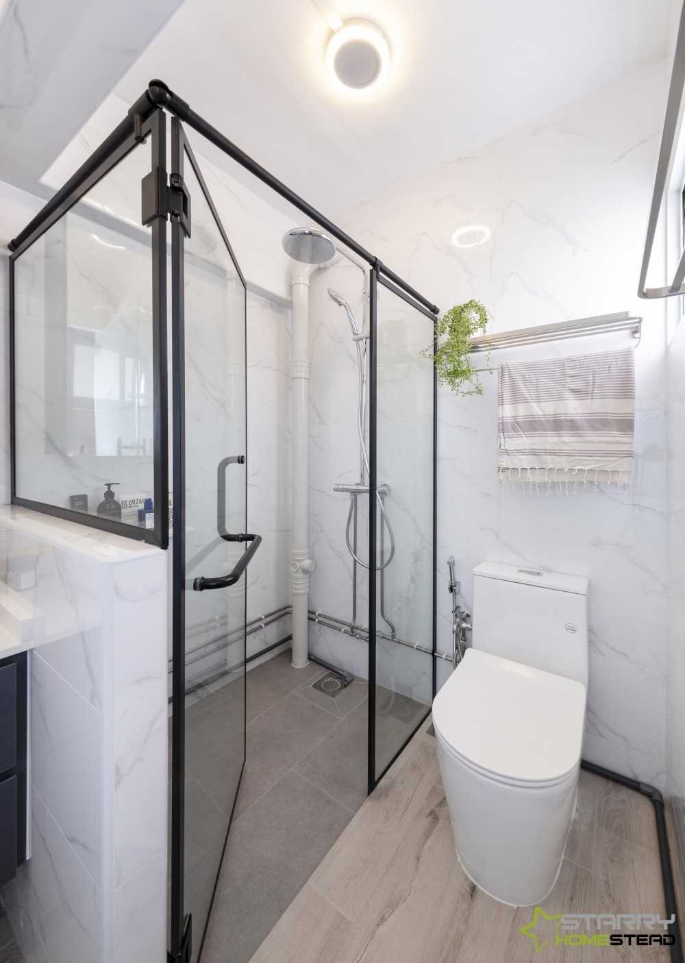 Modern Bathroom with Bathroom Tap and Toilet Bowl