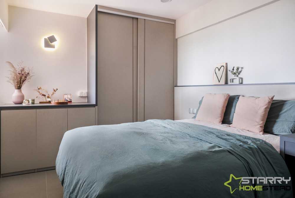 Modern Bedroom with Closet and Queen Bed