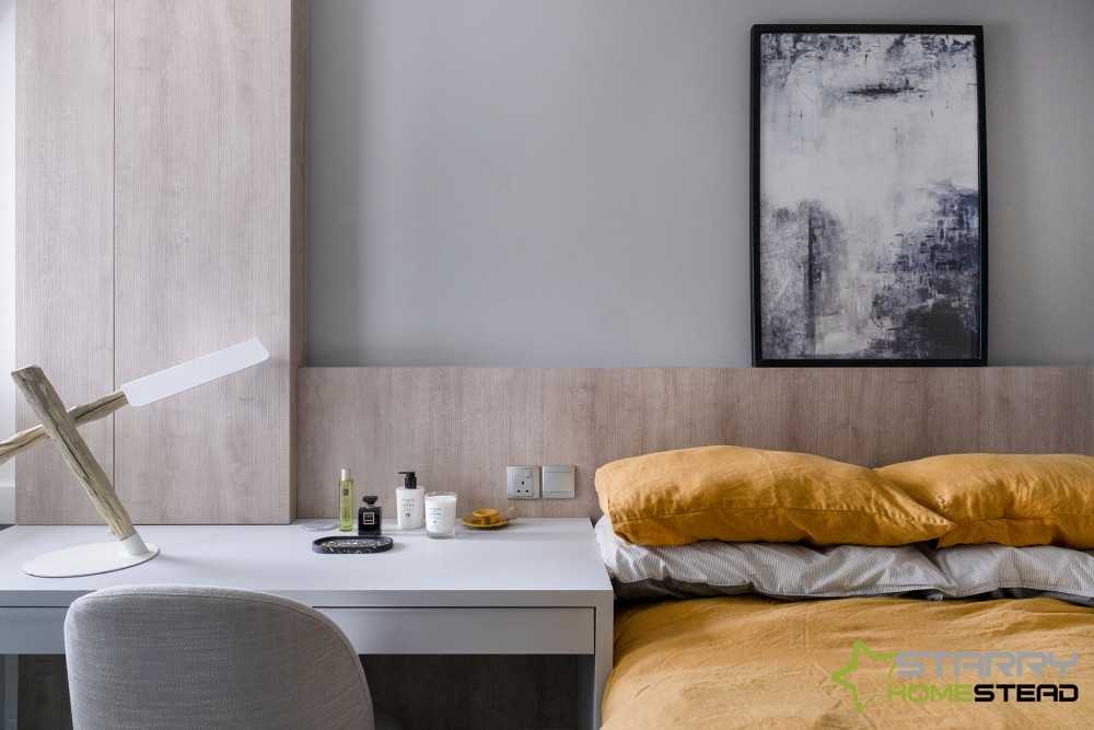 Modern Bedroom with Queen Bed and Bed