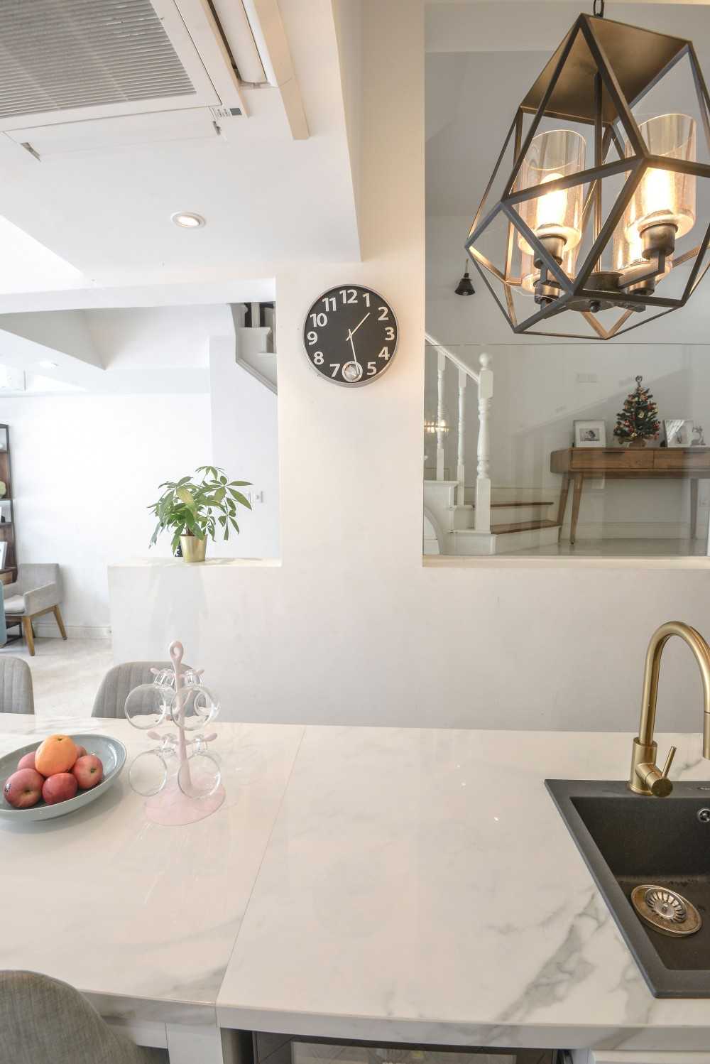 Modern Kitchen with Countertop and Marble Floor