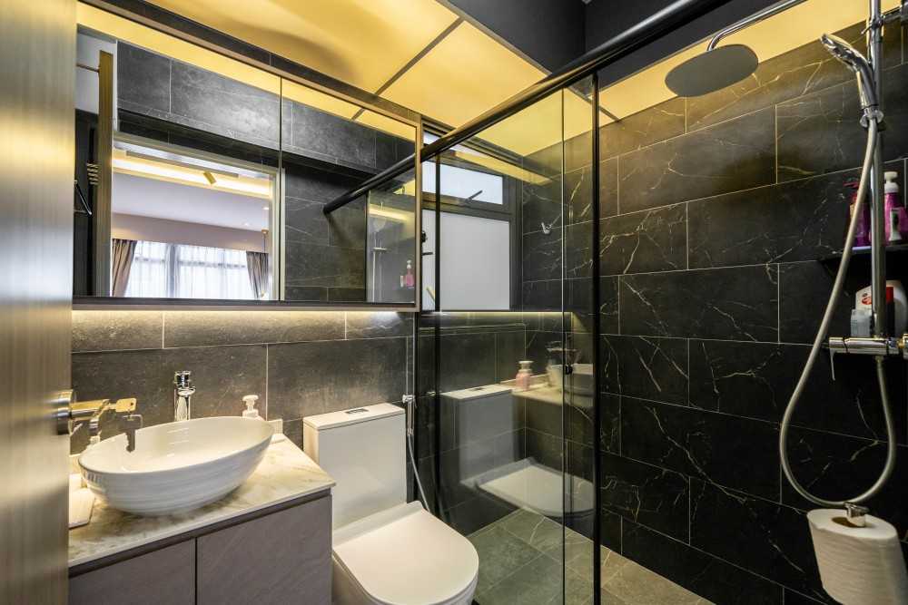Modern Bathroom with Countertop and Bathroom Sinks