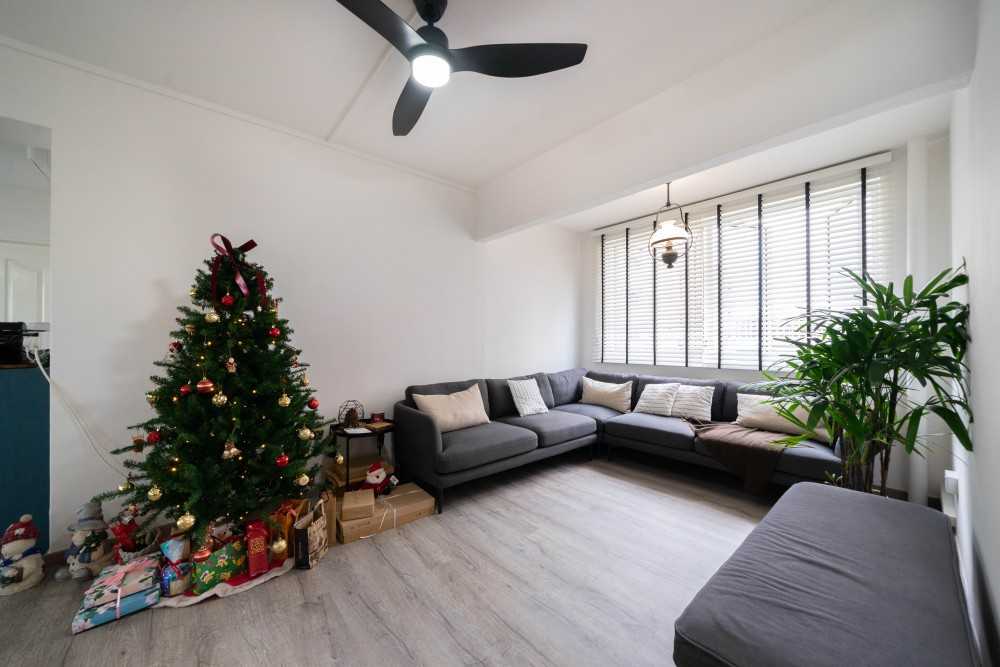 Country Living Room with Parquet Floor and Sofa