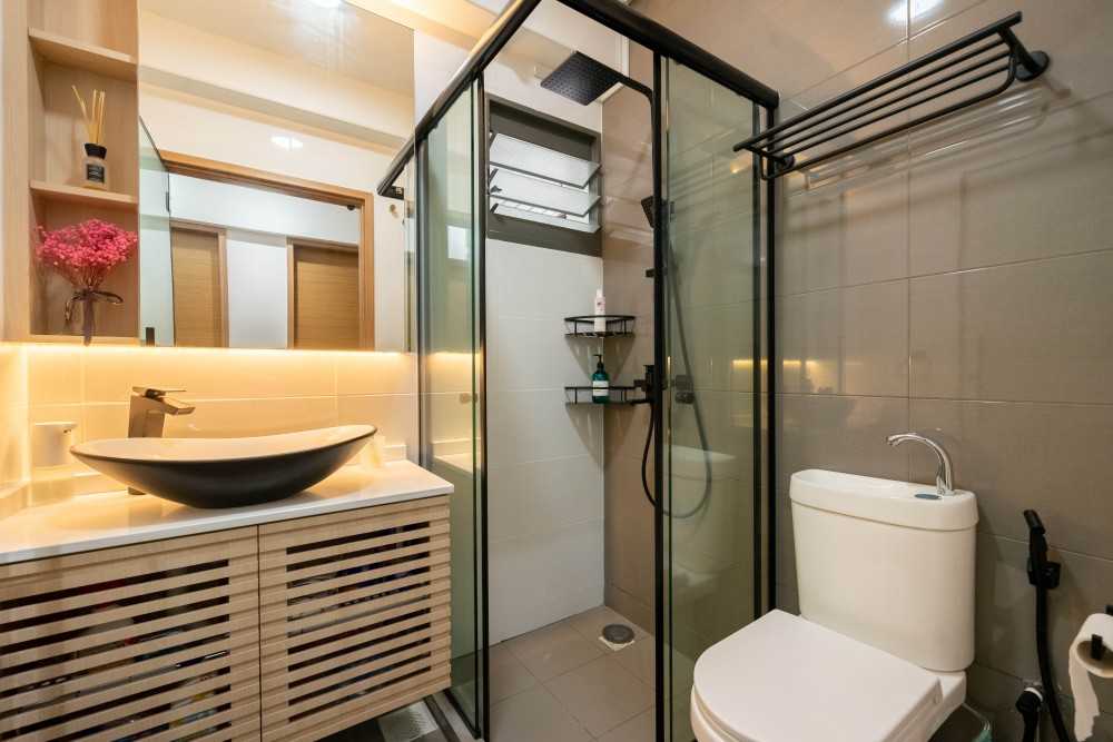 Scandinavian Bathroom with Mirror and Shower Screen