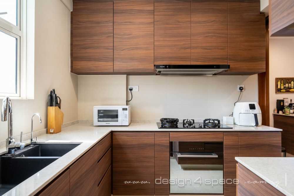 Contemporary Kitchen with Kitchen Window and Breakfast Counter