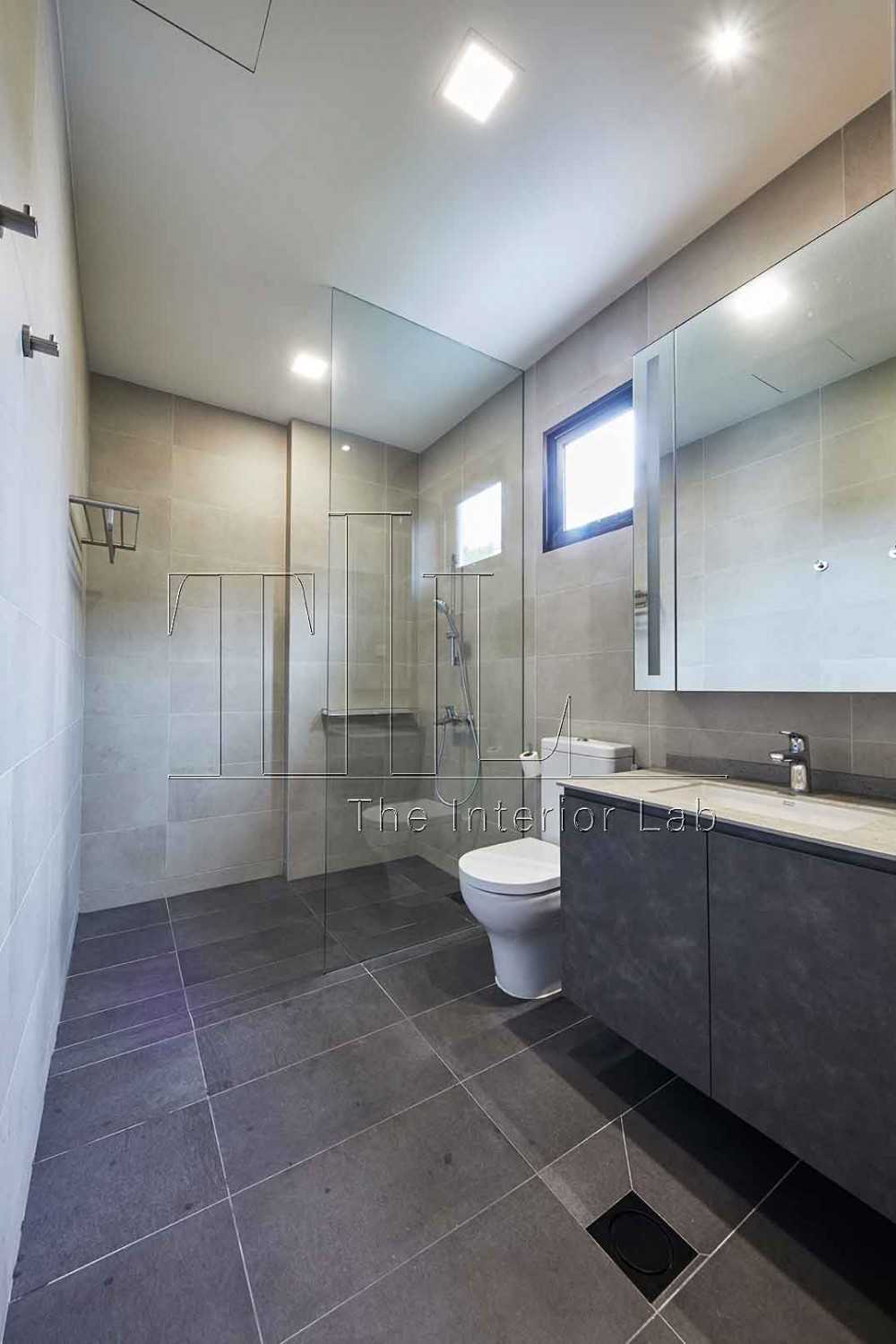Contemporary Bathroom with Mirror and Shower Screen