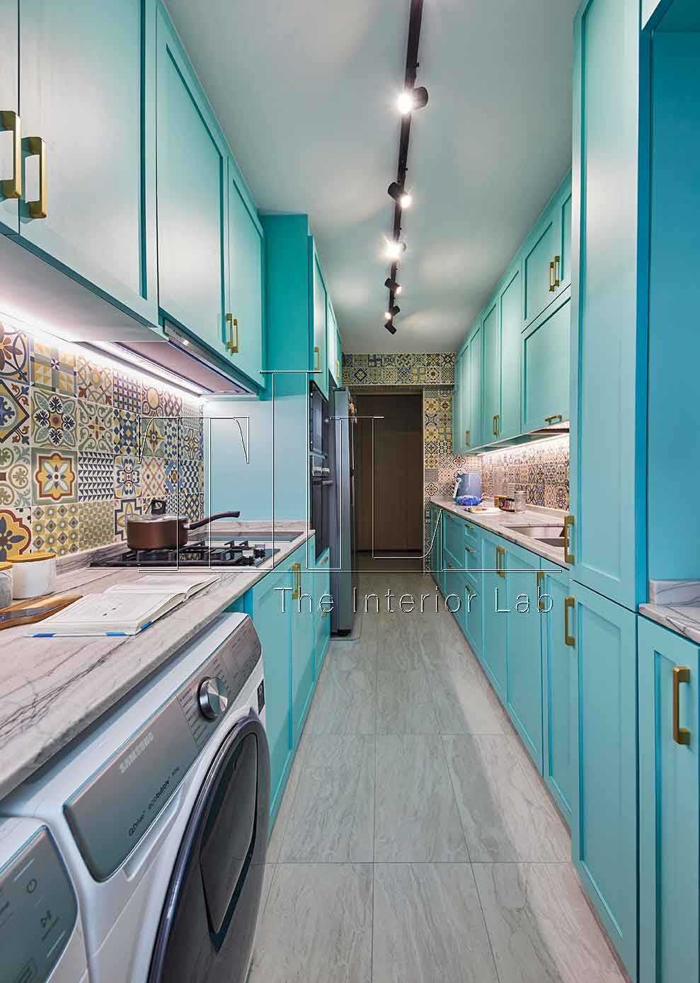 Contemporary Kitchen with Countertop and Homogeneous Tiles