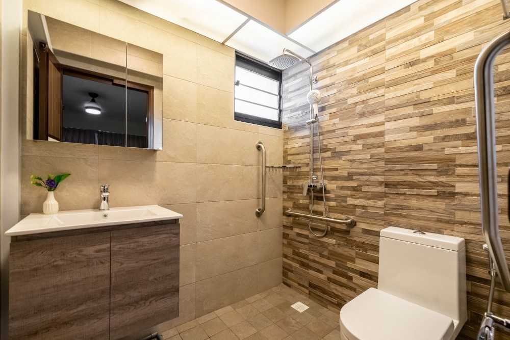 Contemporary Bathroom with Herringbone Tiling and Parquet Floor