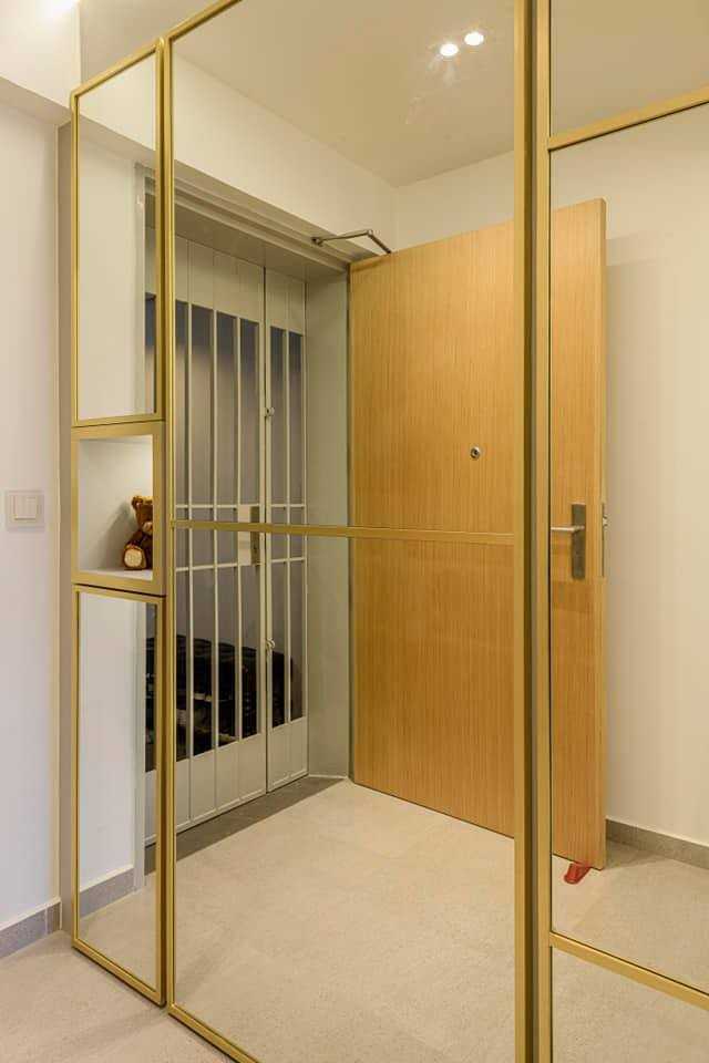 Contemporary Entryway with Mirror and Shoe Rack