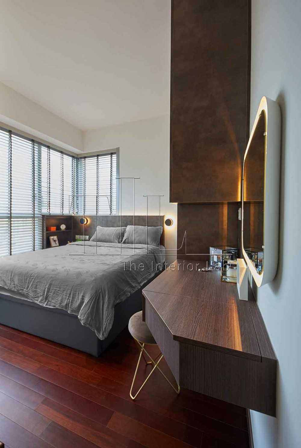 Modern Bedroom with Parquet Floor and Feature Wall