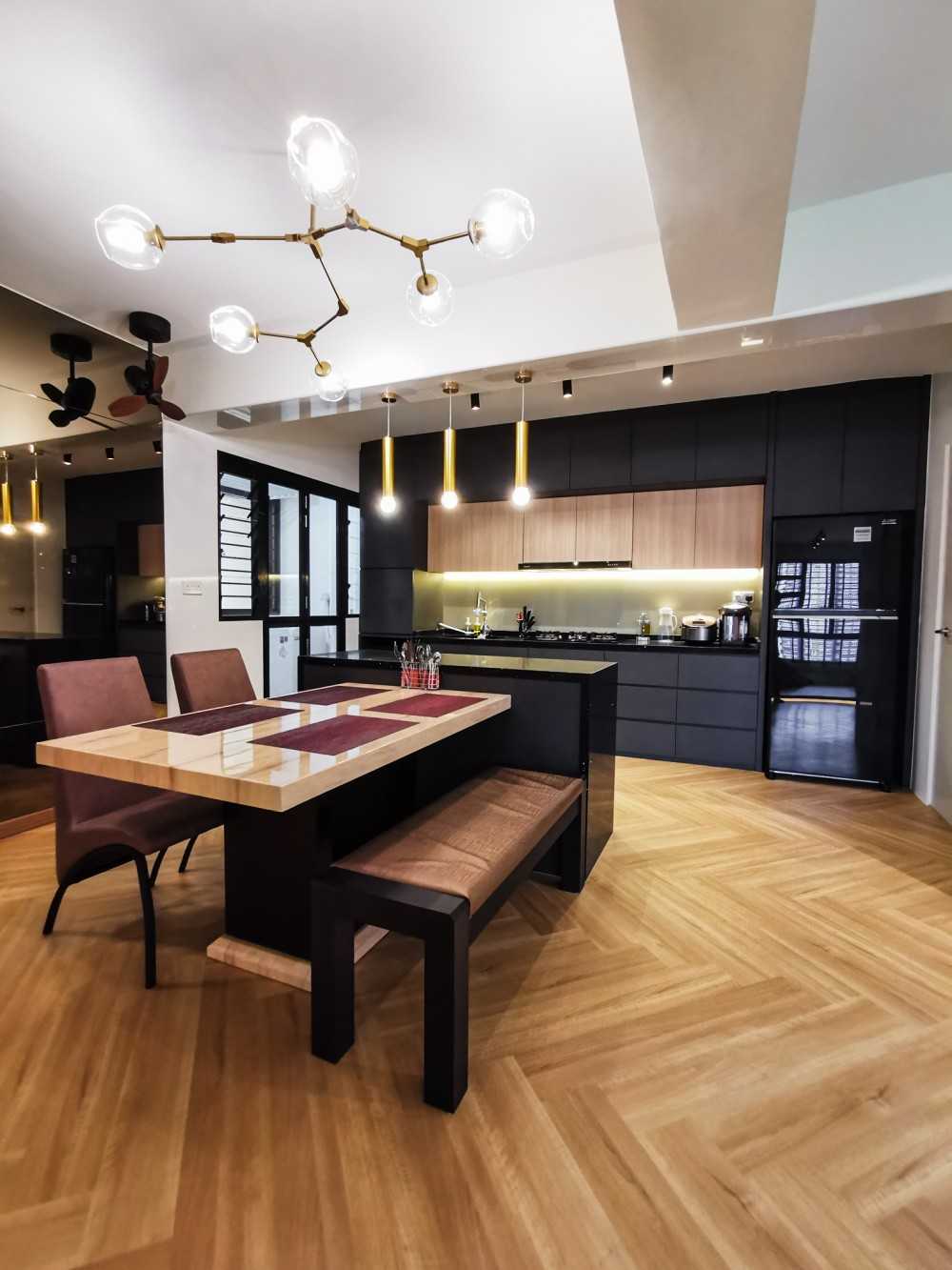 Contemporary Kitchen with Vinyl Flooring and Kitchen Island