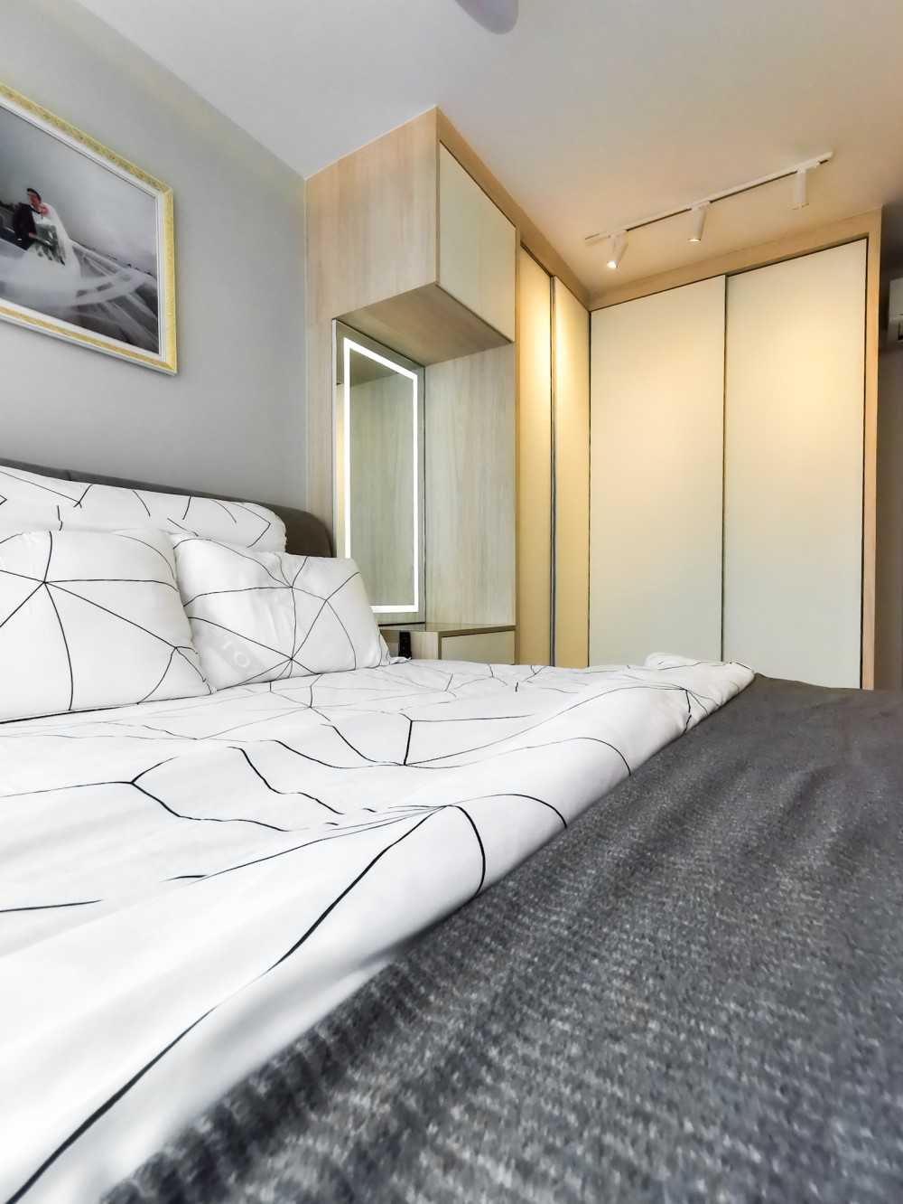 Contemporary Bedroom with Mirror and Wardrobe