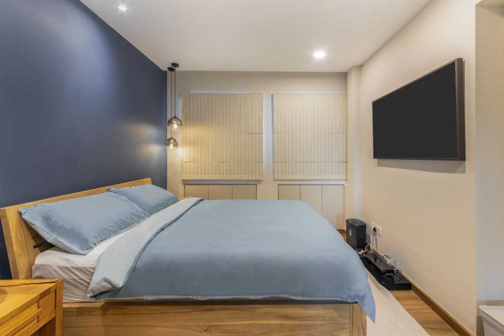 Contemporary Bedroom with Platform Bed and Vinyl Flooring