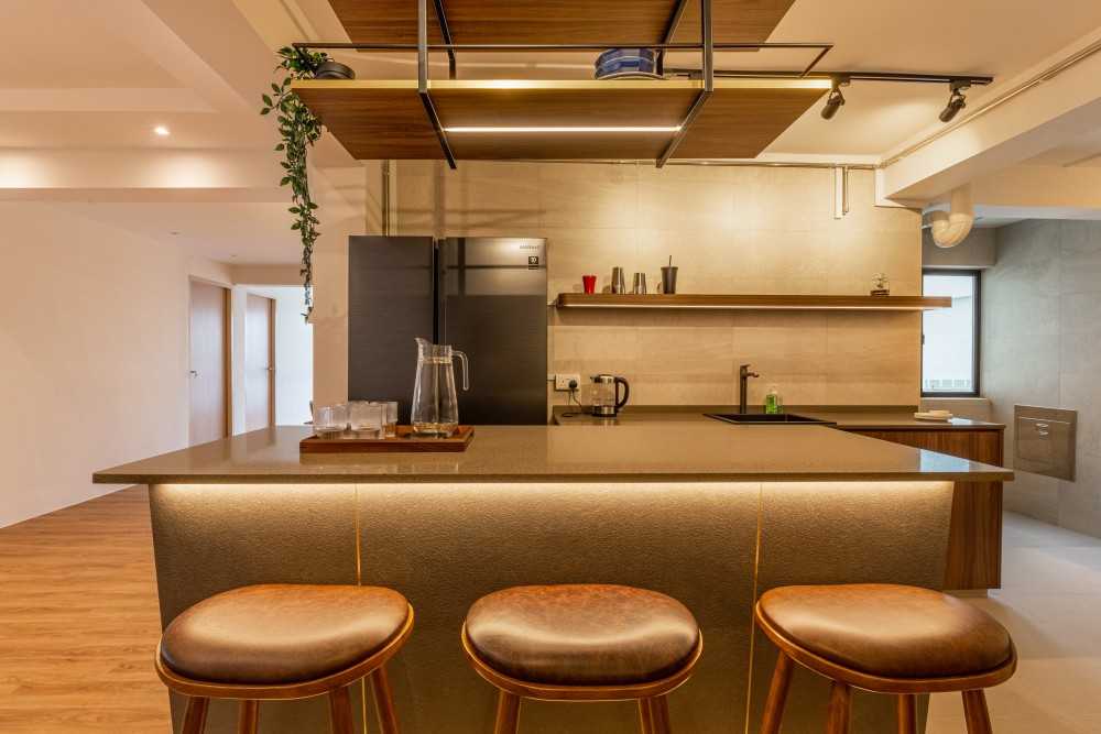 Modern Kitchen with Kitchen Island and Open Kitchen