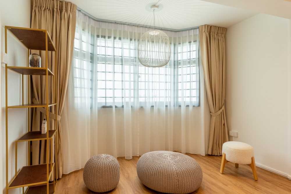 Modern Living Room with Wood Flooring and Chandelier