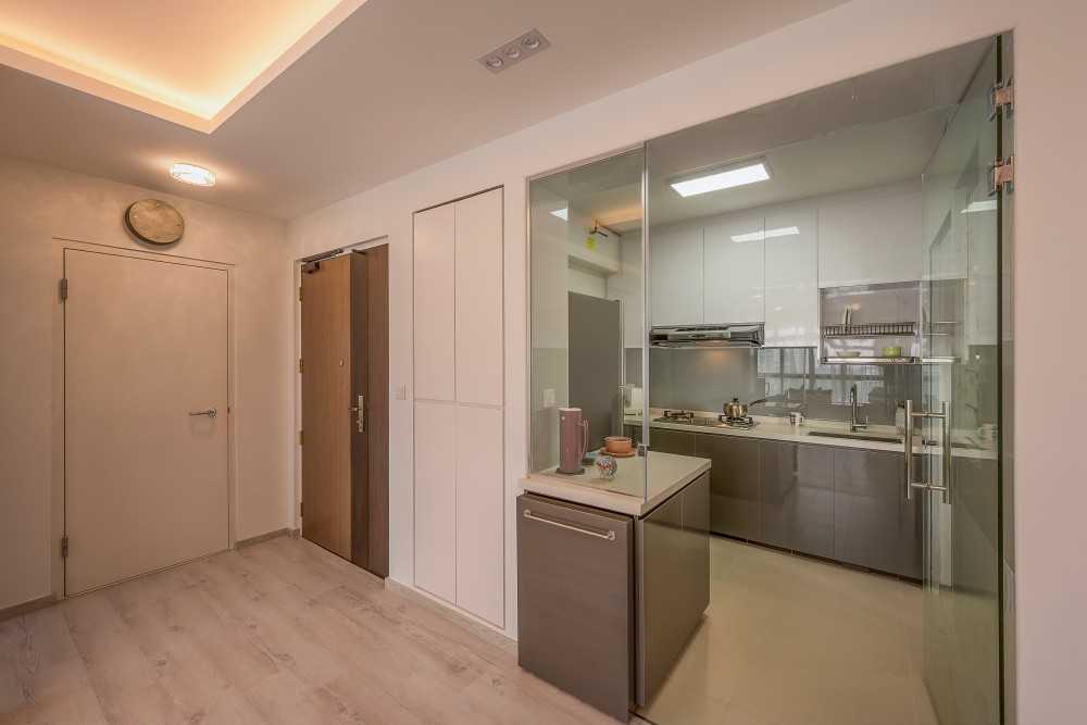 Contemporary Kitchen with Countertop and Kitchen Island
