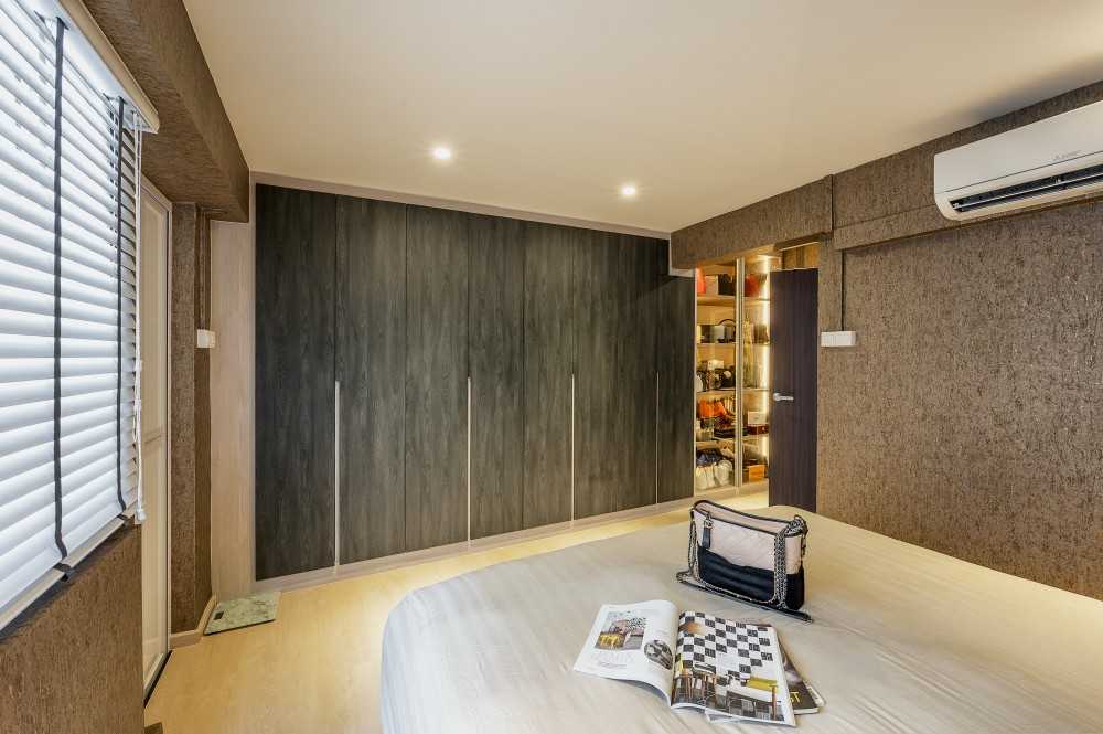 Contemporary Bedroom with Vinyl Flooring and Drop Light