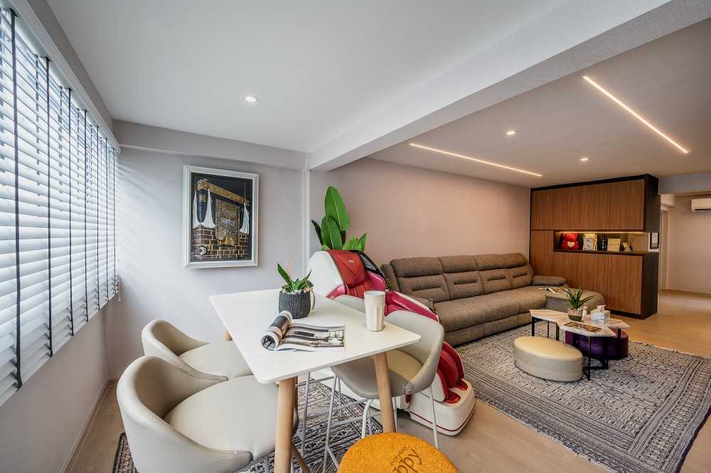 Contemporary Living Room with Vinyl Flooring and Drop Ceiling