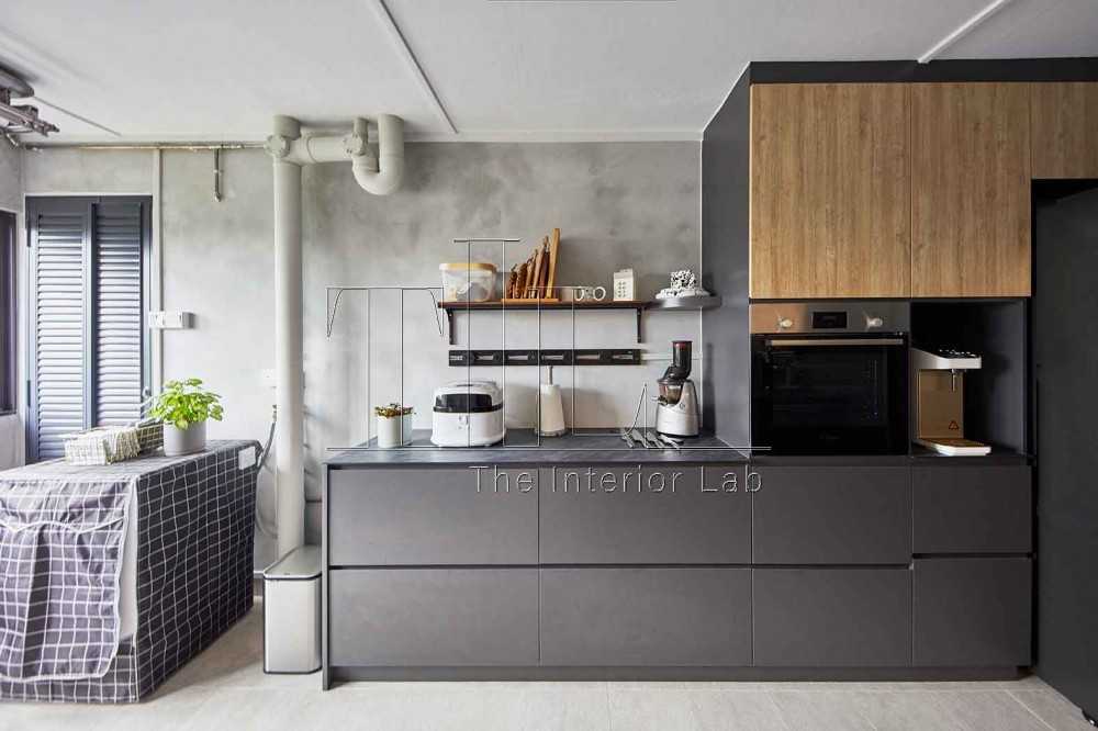 Contemporary Kitchen with Countertop and Cupboard