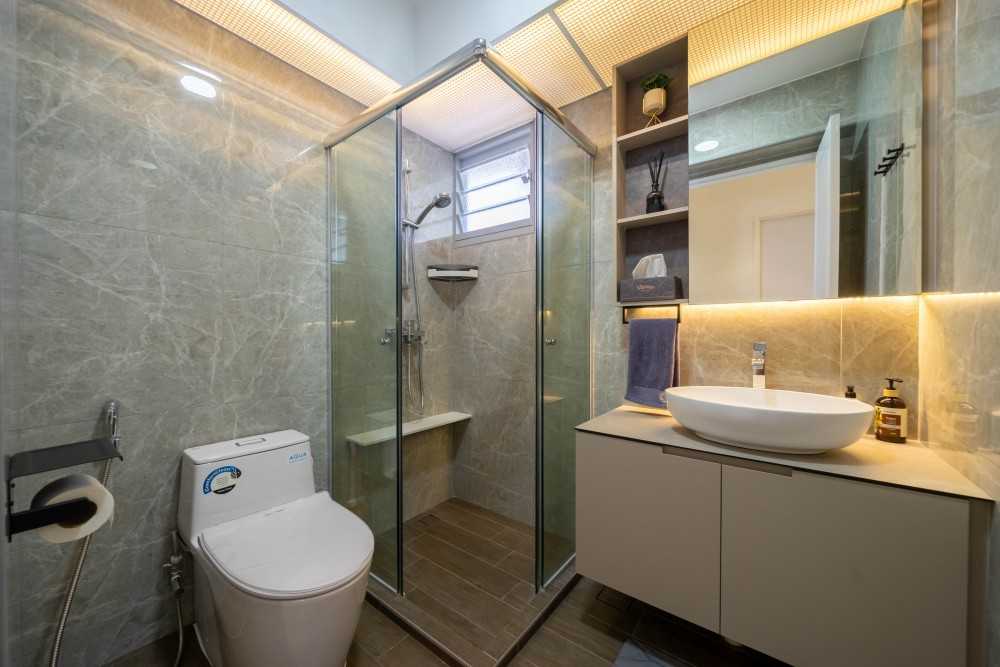 Modern Bathroom with Wood Flooring and Mirror