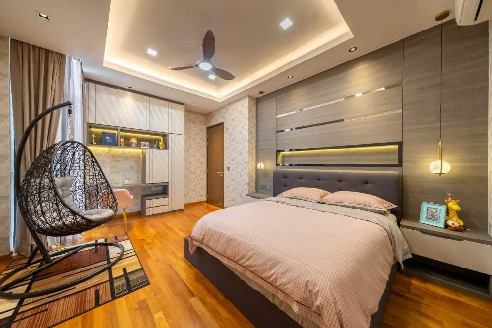 Modern Bedroom with Vinyl Flooring and Cove Lighting