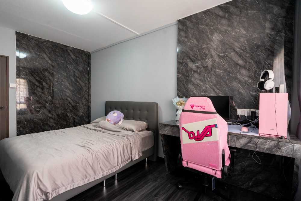 Contemporary Bedroom with Vinyl Flooring and Wardrobe