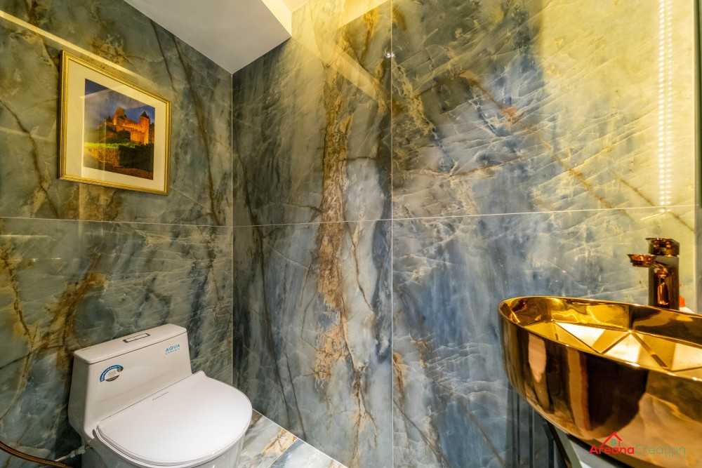 Modern Bathroom with Marble Floor and Bathroom Accessories