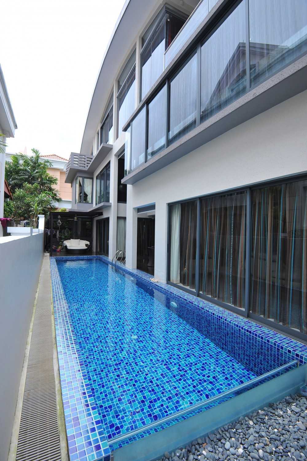 Minimalist Pool with Outdoor Table and Outdoor Chairs