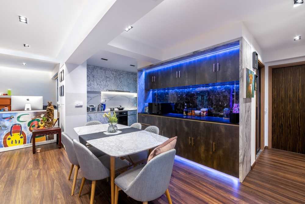 Modern Dining Room with Dining Table and Lighting