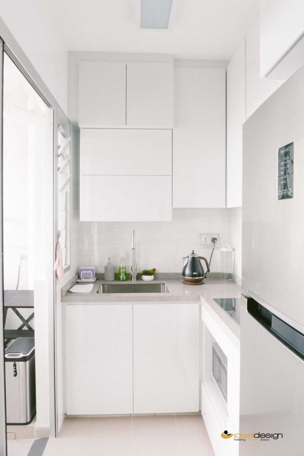 Contemporary Kitchen with Countertop and Cupboard