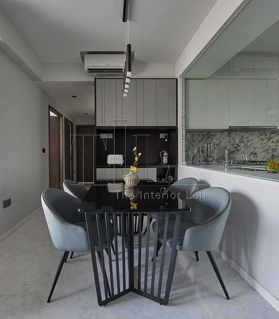 Contemporary Dining Room with Dining Table and Dining Chairs