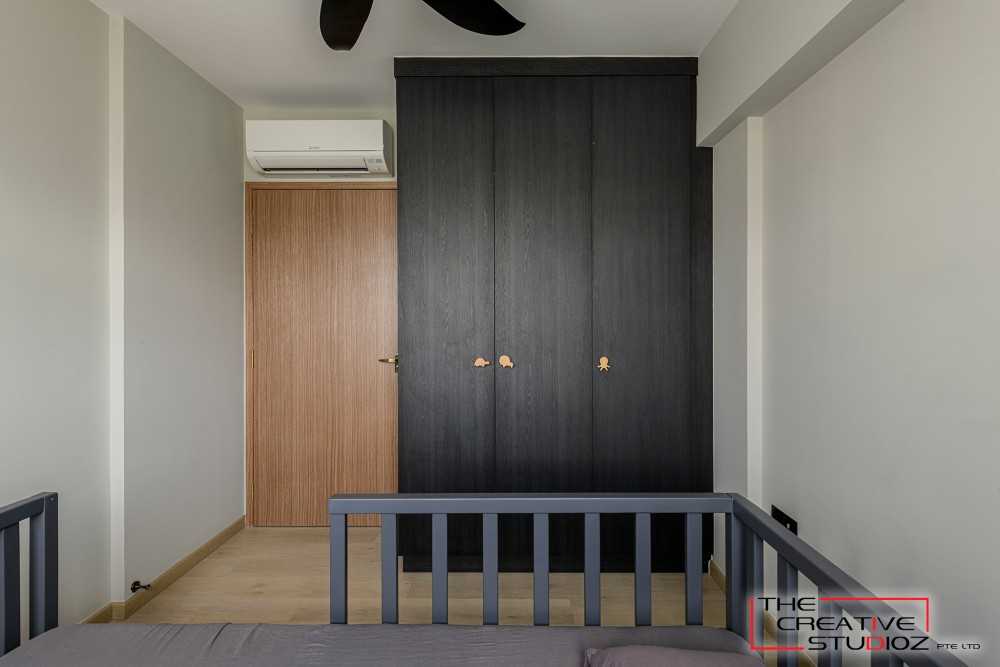 Scandinavian Bedroom with Vinyl Flooring and Wardrobe