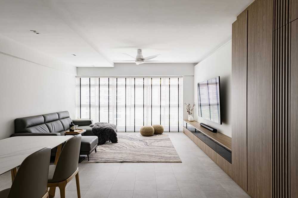 Minimalist Living Room with Settee and Countertop